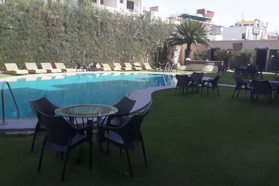 Hotel Paras Mahal